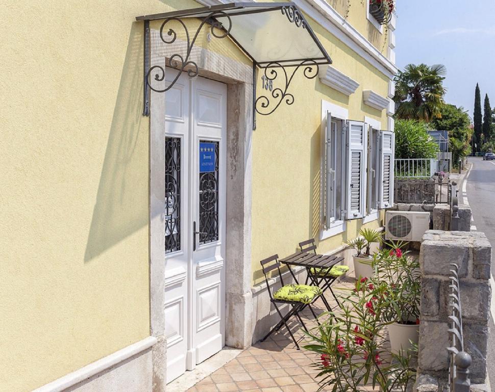 Apartments Hortensia Опатия Екстериор снимка